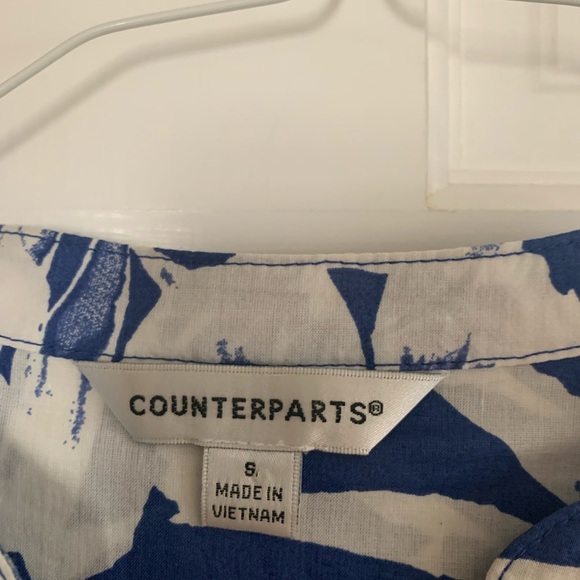 Contemporary Blue Floral Blouse - Picture 3 of 3